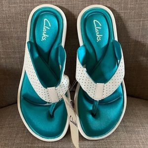 Clarks Olina Blossom Open Toe Canvas Thong Sandal